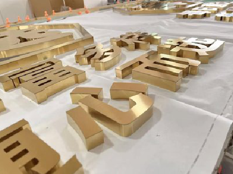 木里拉丝不锈钢字的特点。